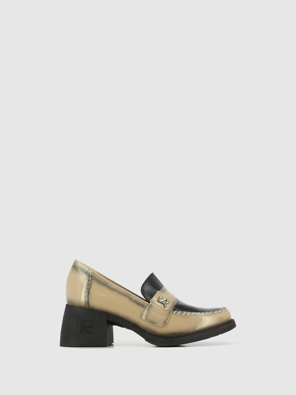 Sapatos Mocassins em Taupe